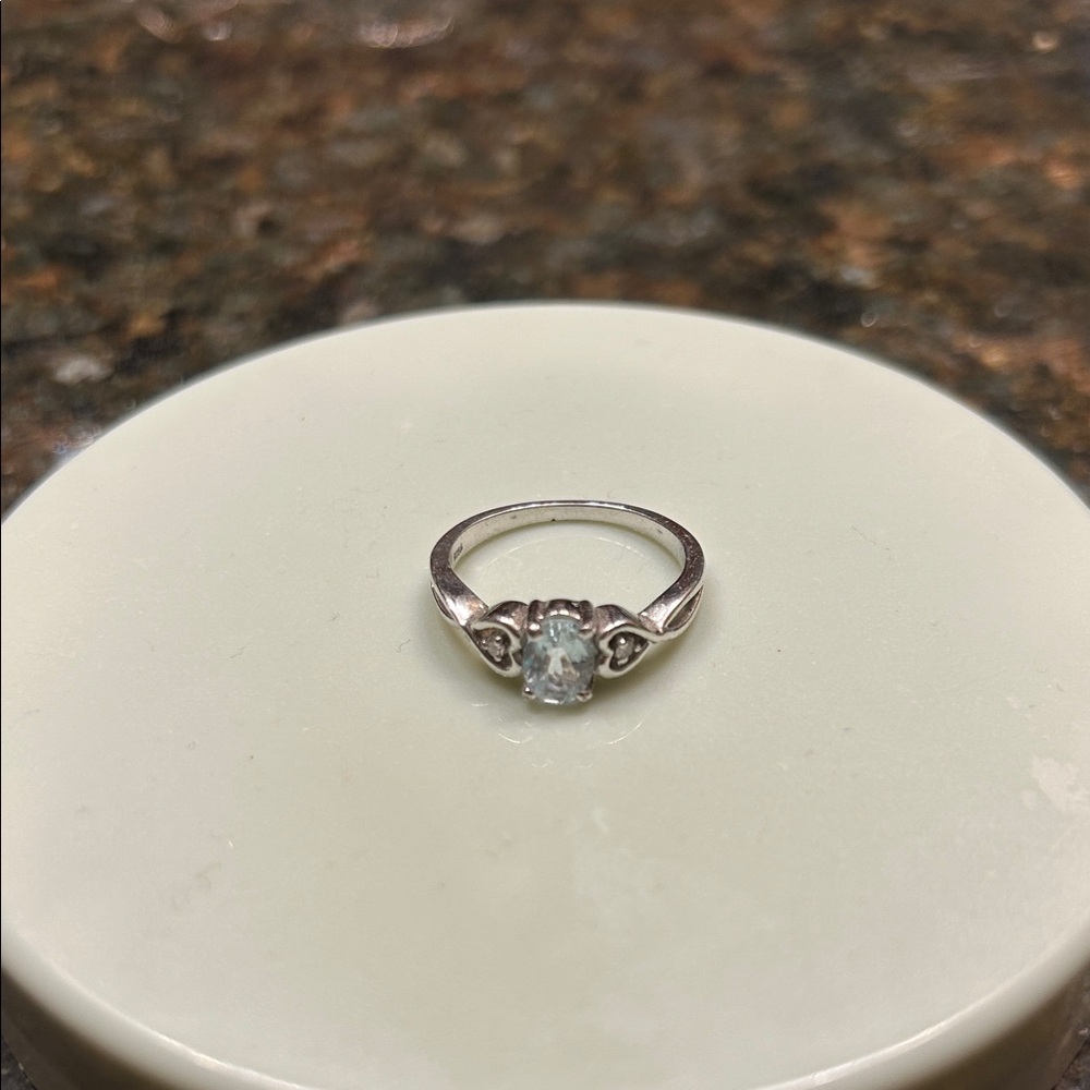 Elegant Silver Ring with Aquamarine Gemstone